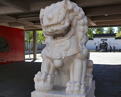 chinatown lion statue vancouver