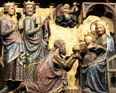 notre dame cathedral de paris interior relief three kings