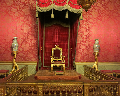 florence pitti palace throne room