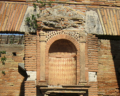 rome ostia antica laraium house