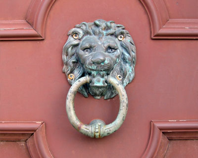 venice lion head door knocker