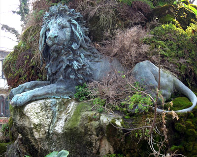 venice lion statue viale garibaldi