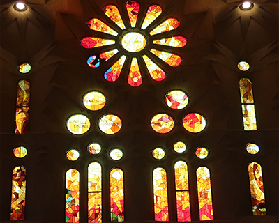 barcelona sagrada familia stained glass windows