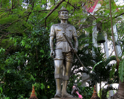 thailand chiang mai king mangrai statue wat phra singh