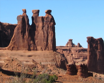 utah arches national park tree sisters